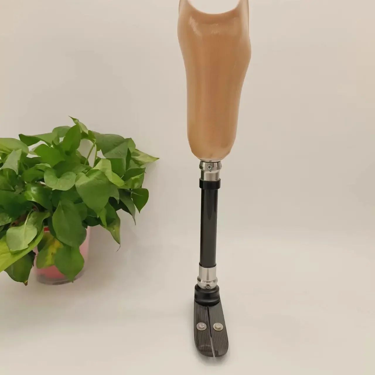 

titanium prosthetic leg carbon fiber prosthetic leg prosthetic legs that can take 150kg