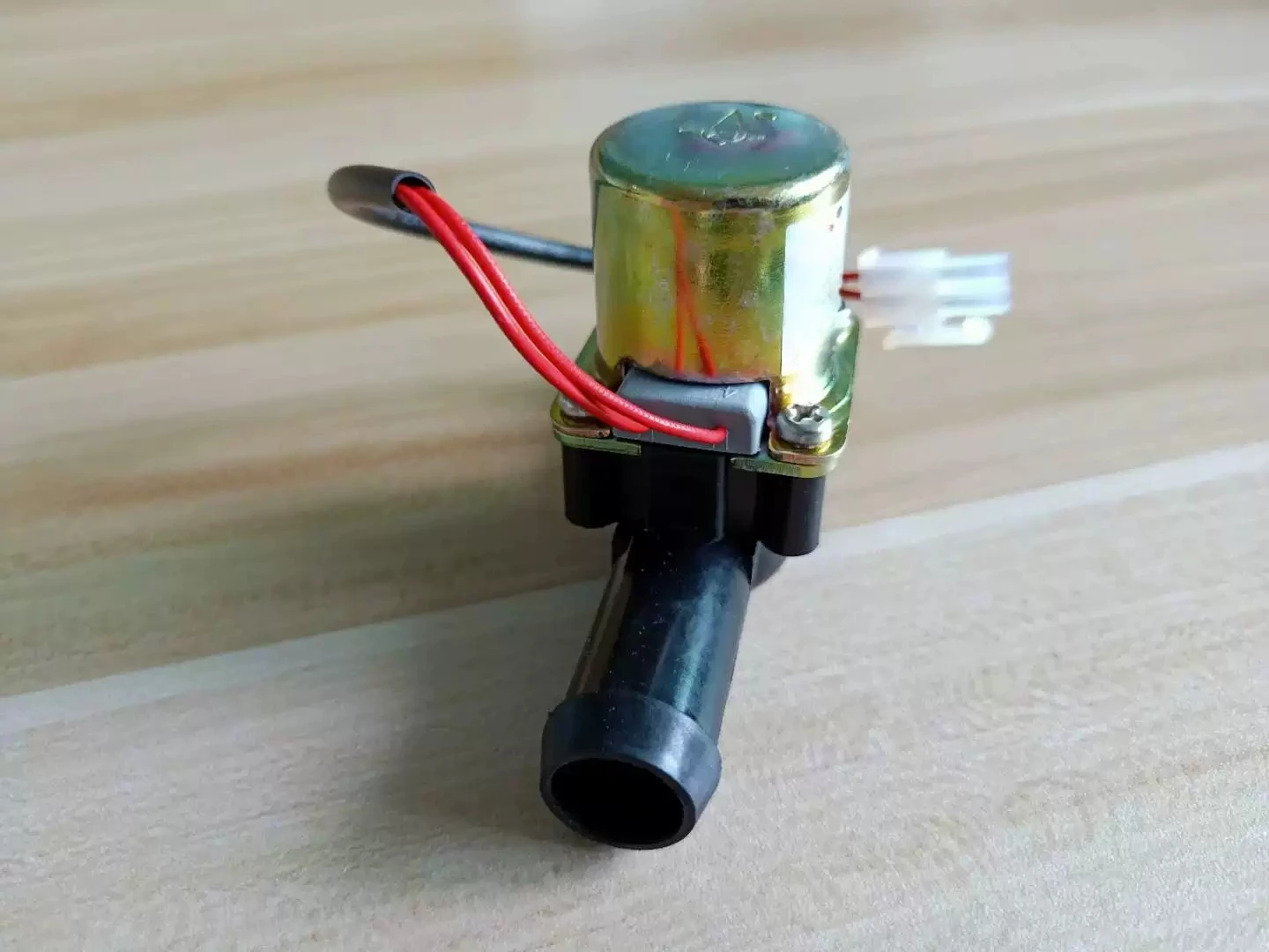 12V normally closed automobile heater water valve, air conditioner heater water valve, hot and cold switch, solenoid valve