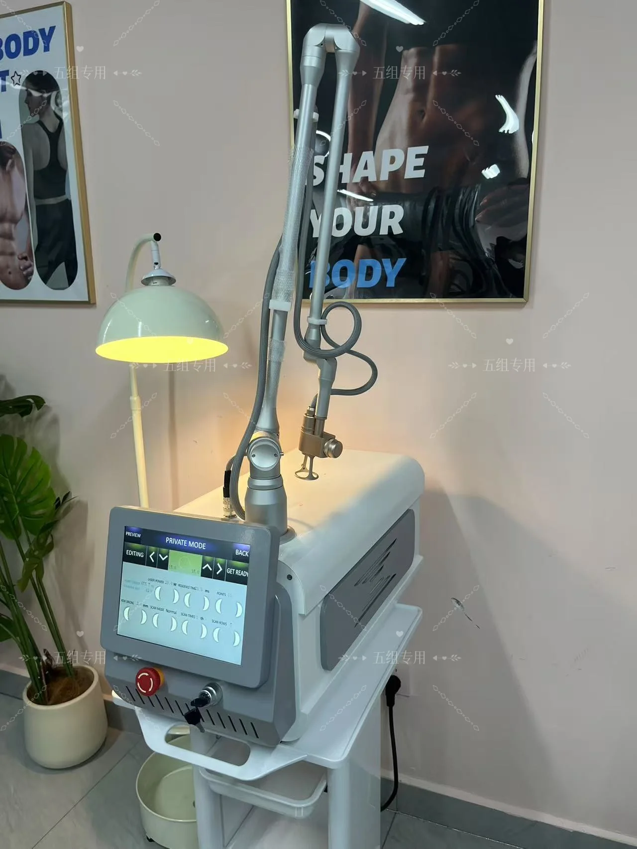 

Портативный аппарат для фракционного радиочастотного омоложения кожи CO2: лифтинг и подтяжка кожи, удаление пигментации