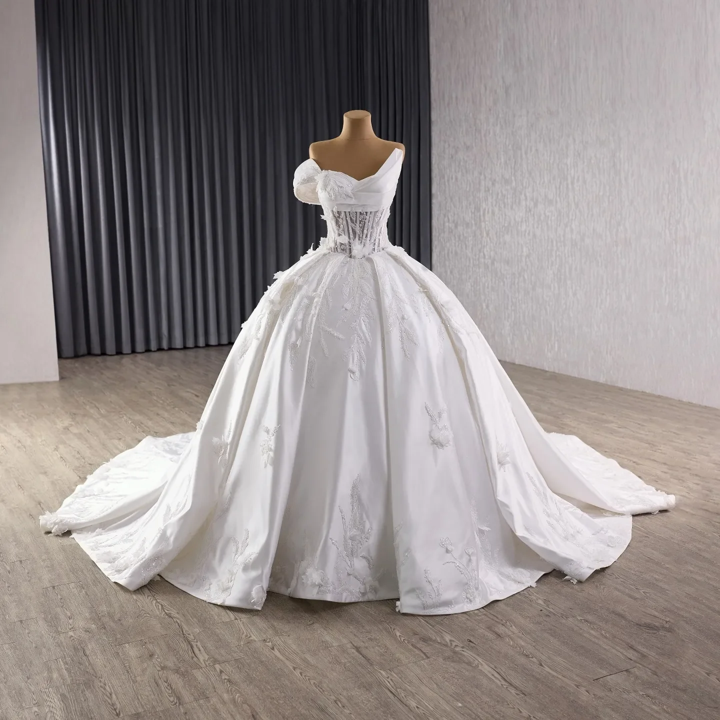 

Customize White Beading Sequins Appliques Wedding Dresses 2025 Ball Gown One-Shoulder Sleeveless Backless Court Train