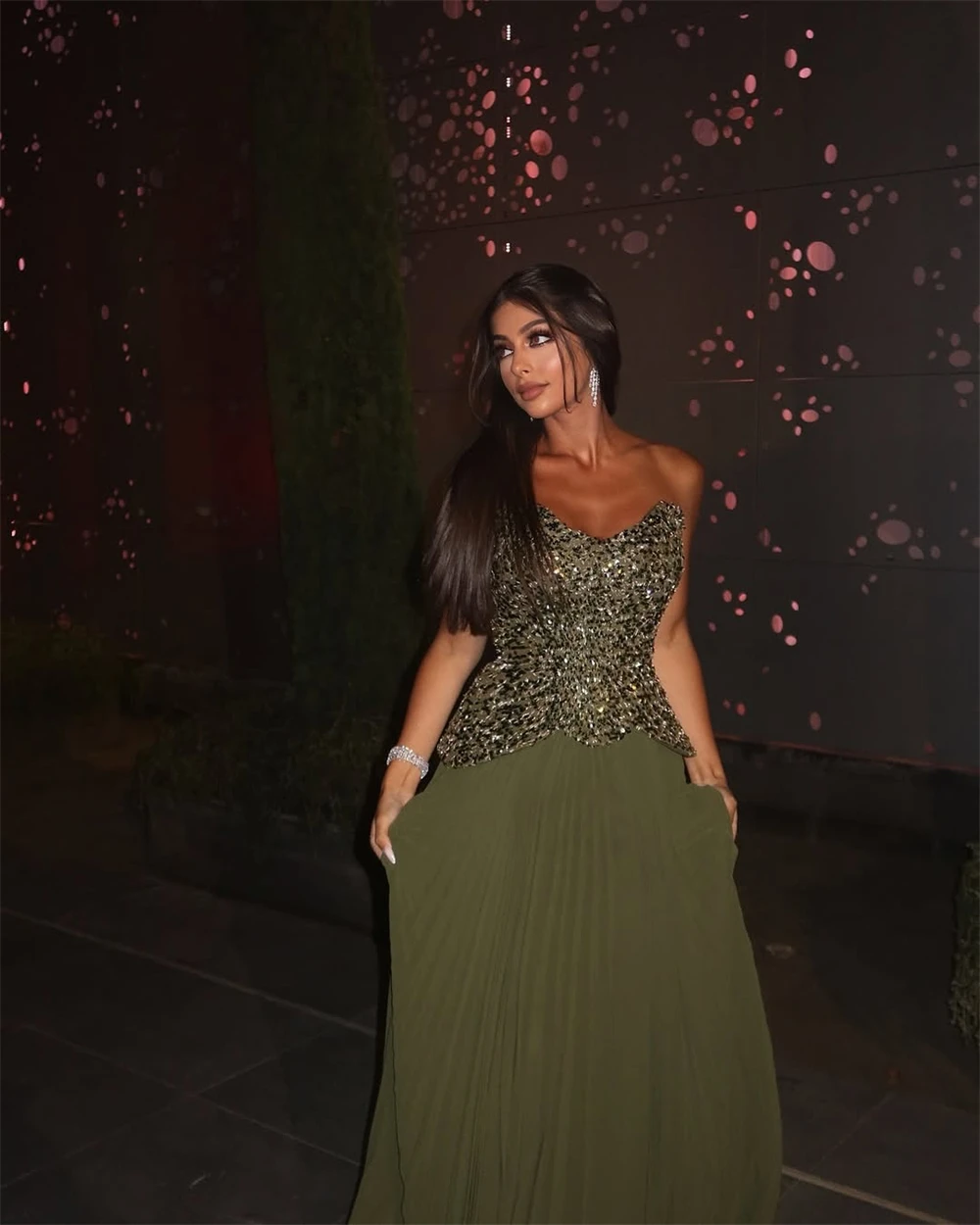 

Customized Fashion Green Chiffon Evening Dresses Exquisite Strapless Sleeveless Celebrity Gowns Romantic Special Occasion Gowns