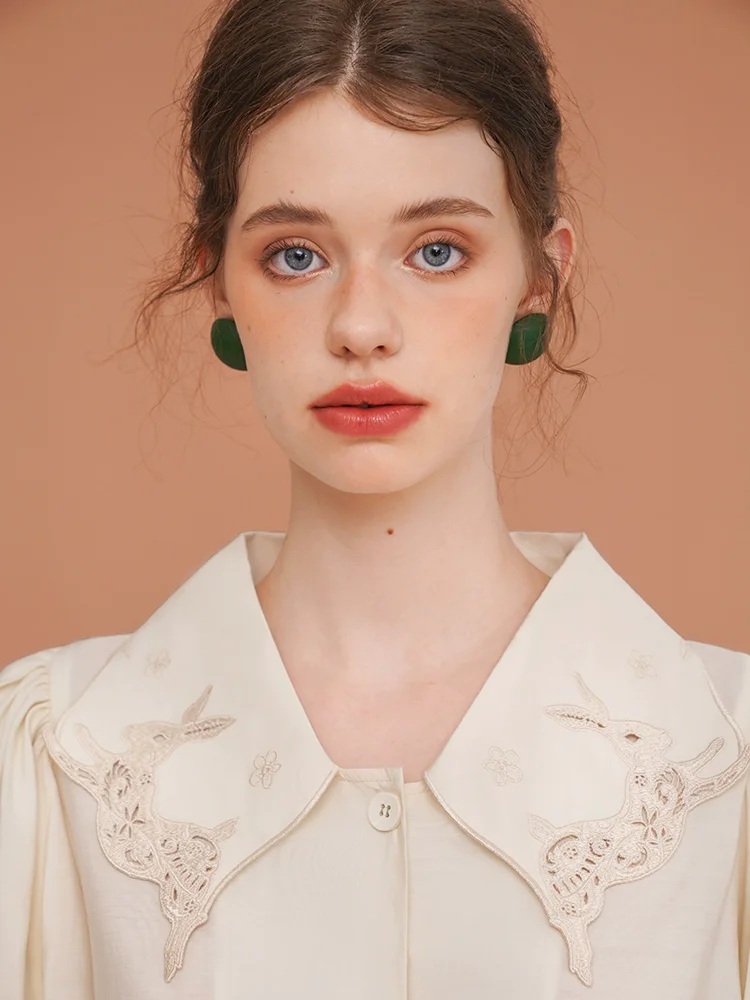 Spring Summer Original Design Women Vintage Hollow Out Running Bunny Rabbits Embroidered Collar Shirts/Blouses