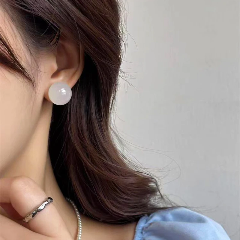 Anting-anting kancing bola bulat warna-warni imut dan sederhana untuk wanita perhiasan hadiah ulang tahun musim panas anak perempuan temperamen trendi mode baru