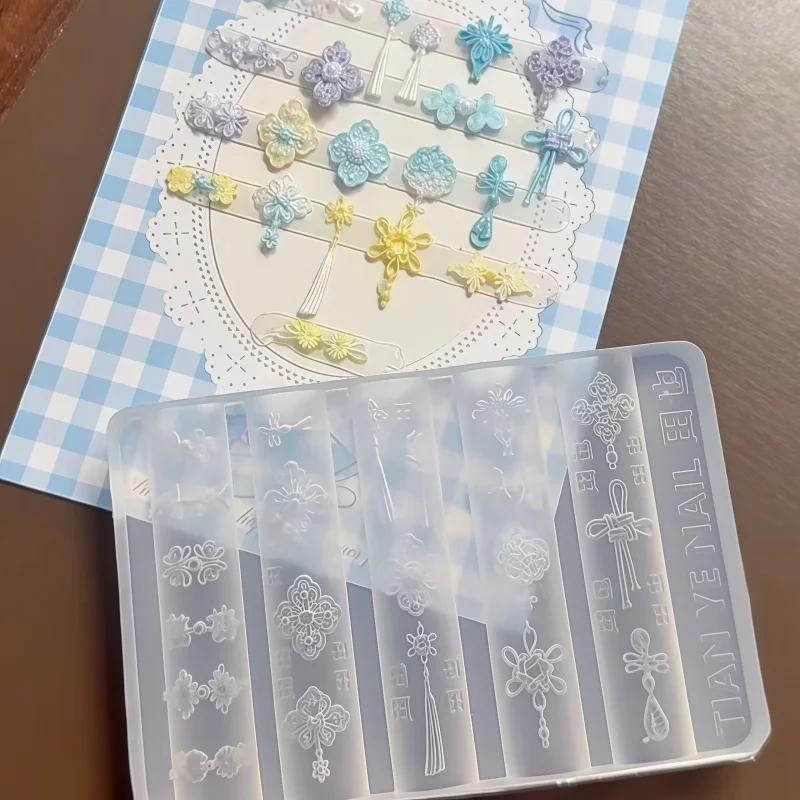 Chinesischer Stil Schmetterling Retro-Muster Geknöpfter Seidenknoten Präzise Künstlerische 3D-Relief Transparente Silikon-Nagelkunstform – Detail 3