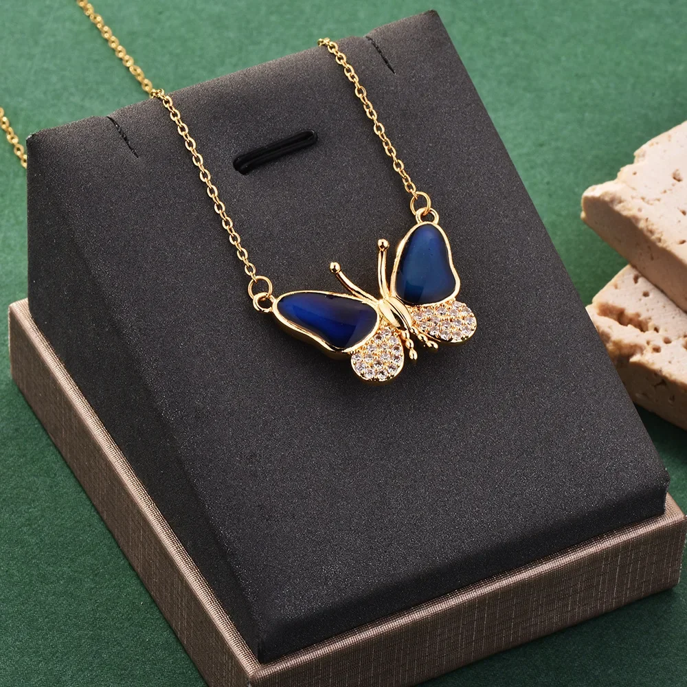 

2025 This colorful butterfly magnetic attraction necklace features a niche and high-end style. This is the collarbone chain