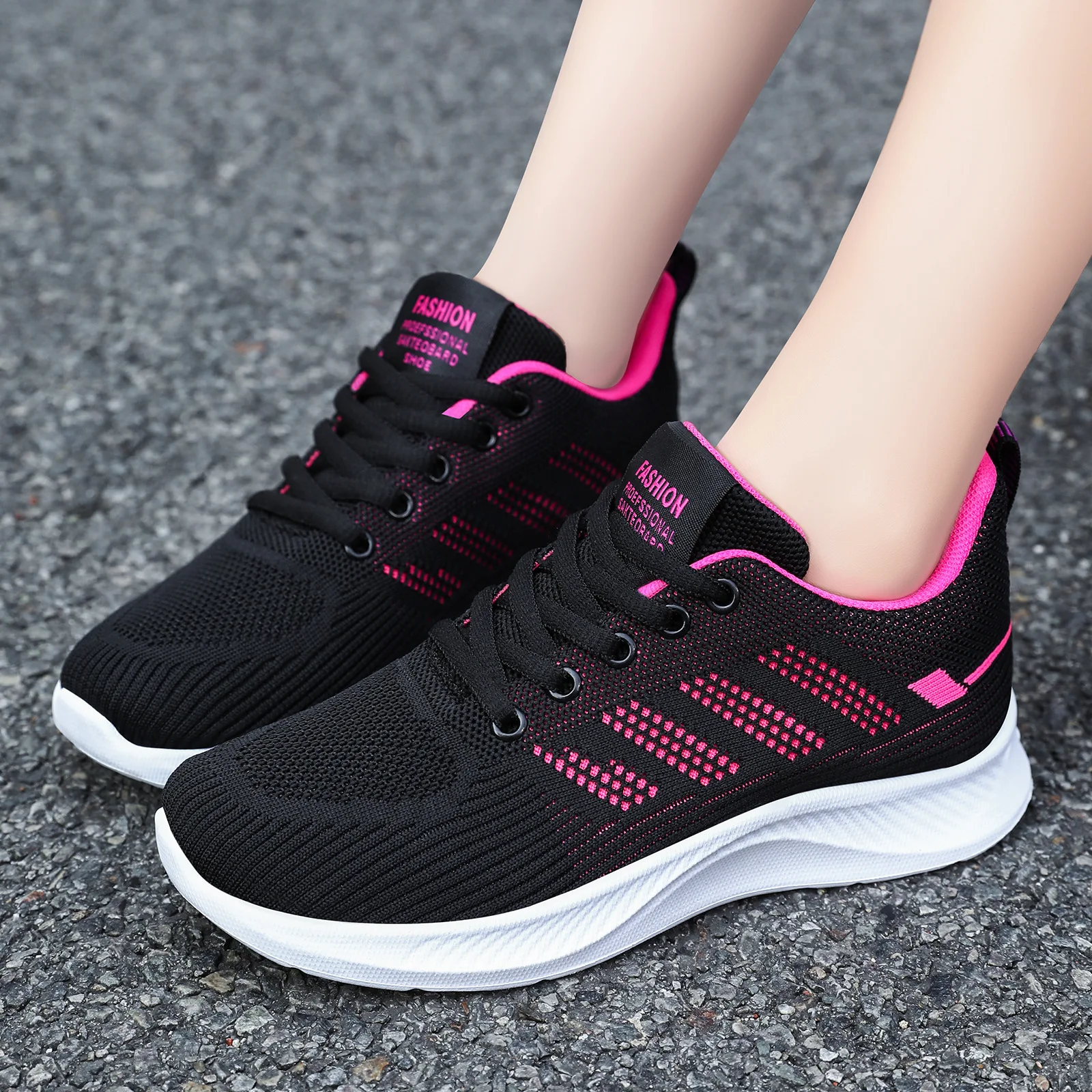 

Shoes Women's casual soft-soled sneakers breathable single fly weave mesh mom running women