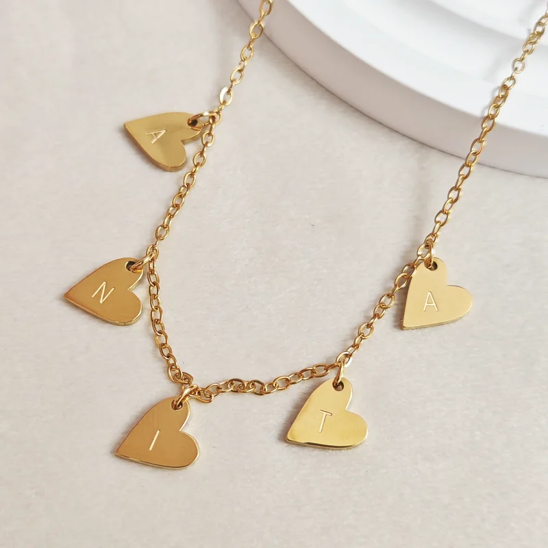 

Customized new heart-shaped necklace with engraved letters, nameplate, gold pendant chain, gift for boys and girls