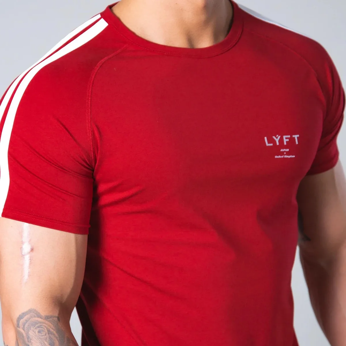 Men Running Sport Skinny T-shirt Summer Cotton Tee Gym Fitness Red Tops Male Bodybuilding Short Sleeve Training Workout Clothing