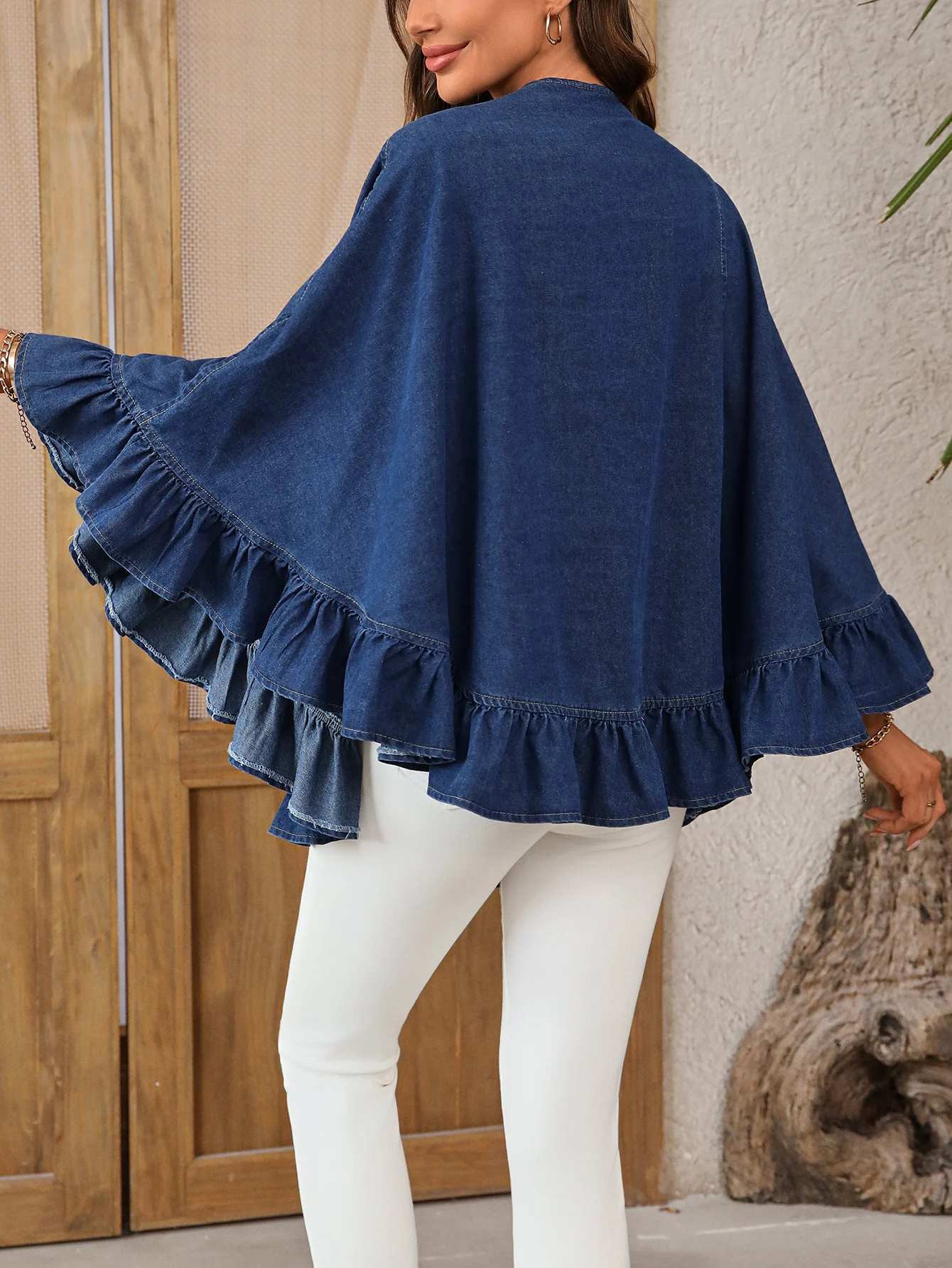 معطف سترة فضفاض للنساء من قماش الدنيم المكشكش باللون الأزرق الداكن