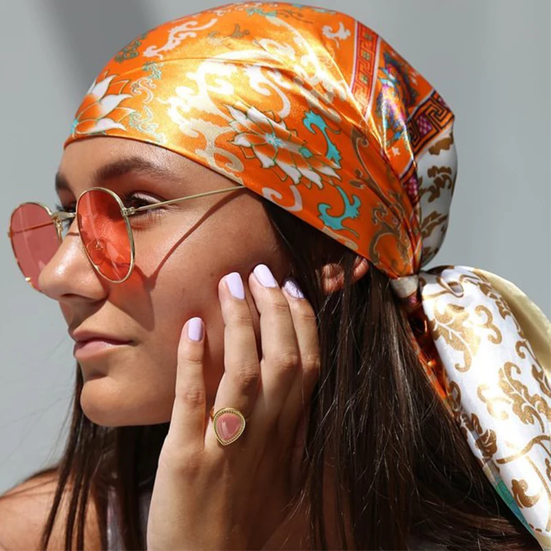 90*90CM şal moda plaj güneş koruyucu ipek eşarplar 2023 avrupa ve amerika fular popüler baskı kare Bandannas