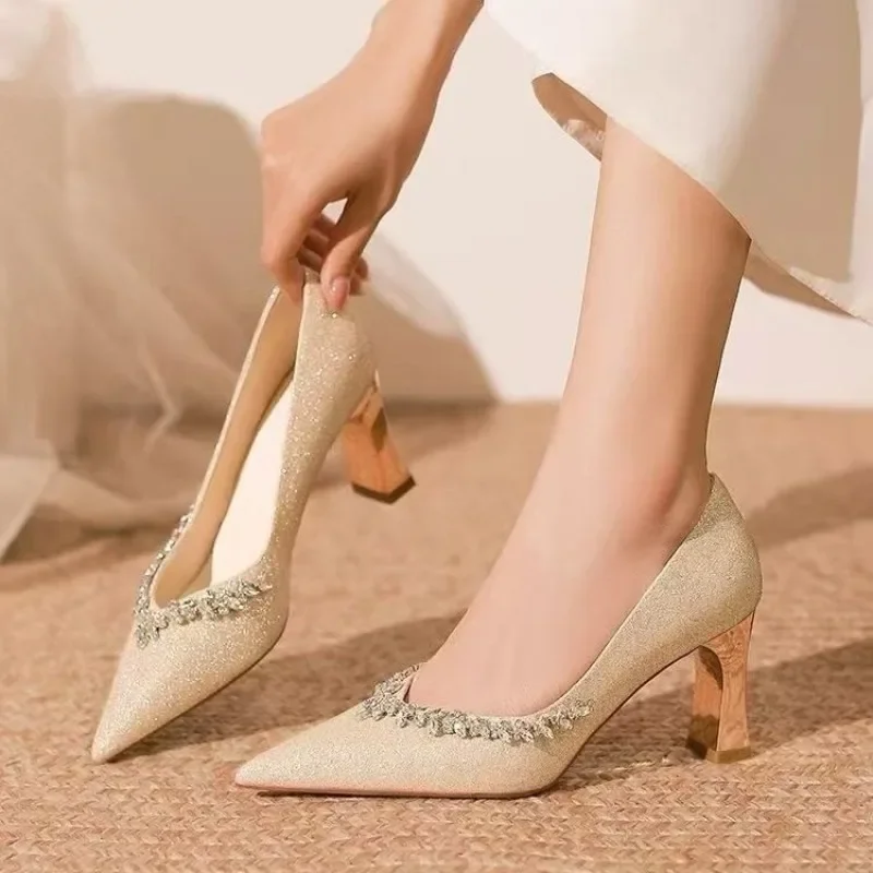 

Rhinestone Single Shoes Autumn New Pointed Toe Shallow Mouth Slip Foot Non-slip Wear-resistant Block Heel High Heels