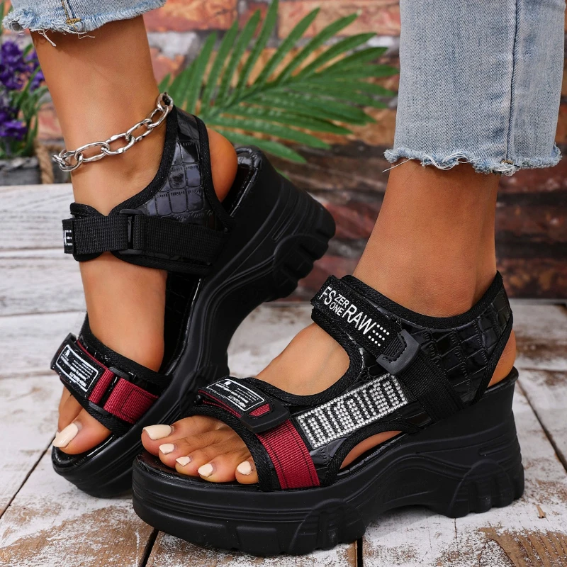 

Casual Sporty Women Sandals 2025 New Thick Heel Roman Sandals Soft Bottom Platform Ladies Shoes Outdoor Beach Designer Shoes