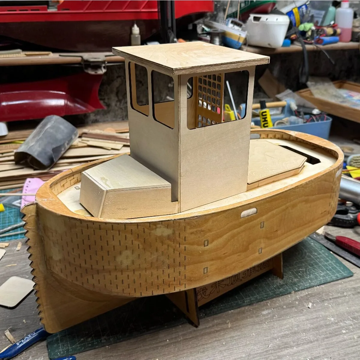 

RC Ships 50cm V-shaped Bottom Logging Pusher Remote Control Boat Wooden Structure Material RC Mini Boat Model Kit Ship Toy