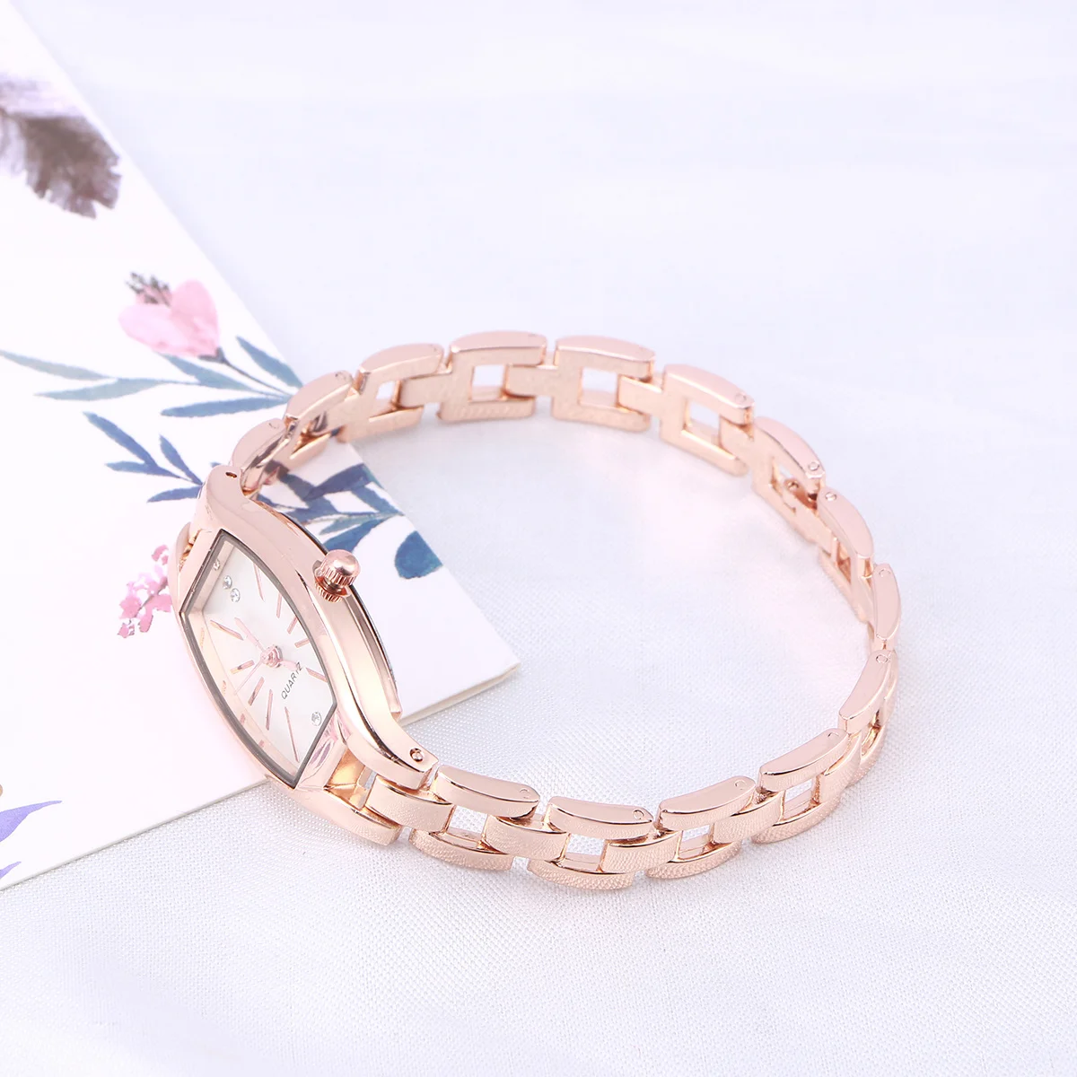 Рисунок 4 - Кварцевые часы, благородные