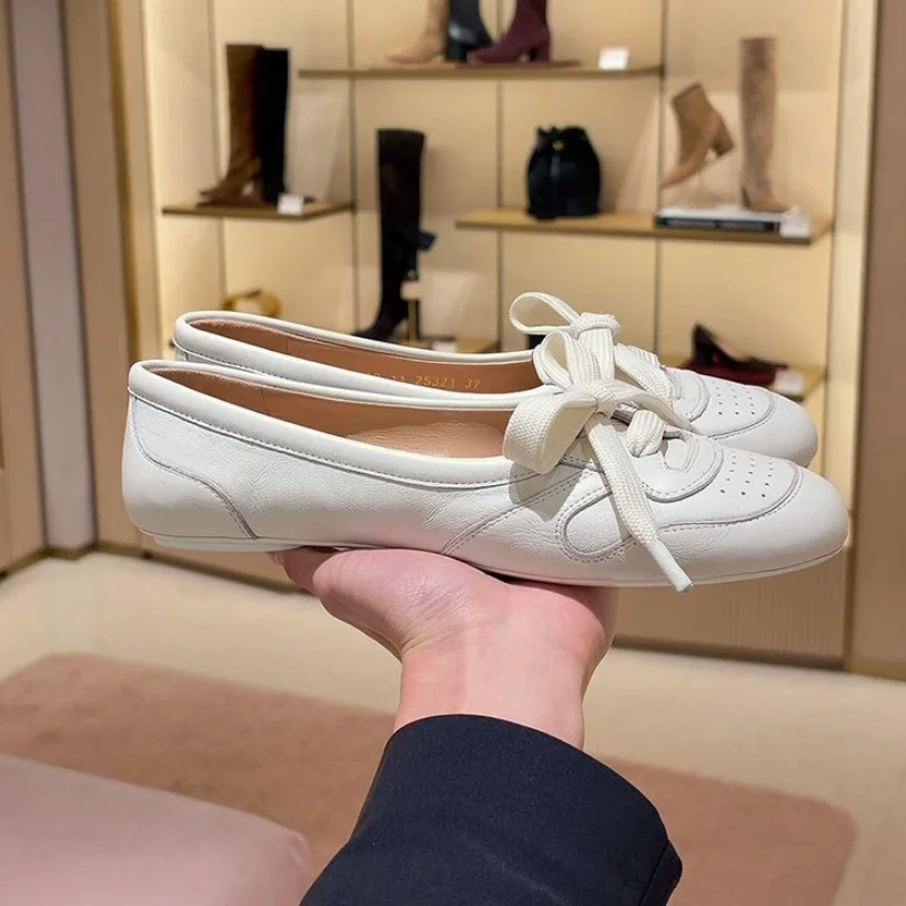 2027 Soft Sole Flat Shoes Round Toe Lace Up Female Casual Women Training Shoes Soft Sole Slip On Woman Flats Female Flats A0080