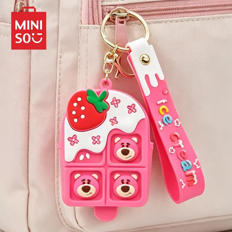 【Miniso】Estuche de silicona con diseño de oso fresa, monedero, funda para auriculares, colgante de helado, llavero de dibujos animados para mujer