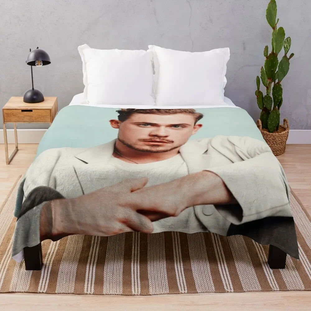 dacre montgomery Throw Blanket Sofas Decorative Sofas manga Blankets