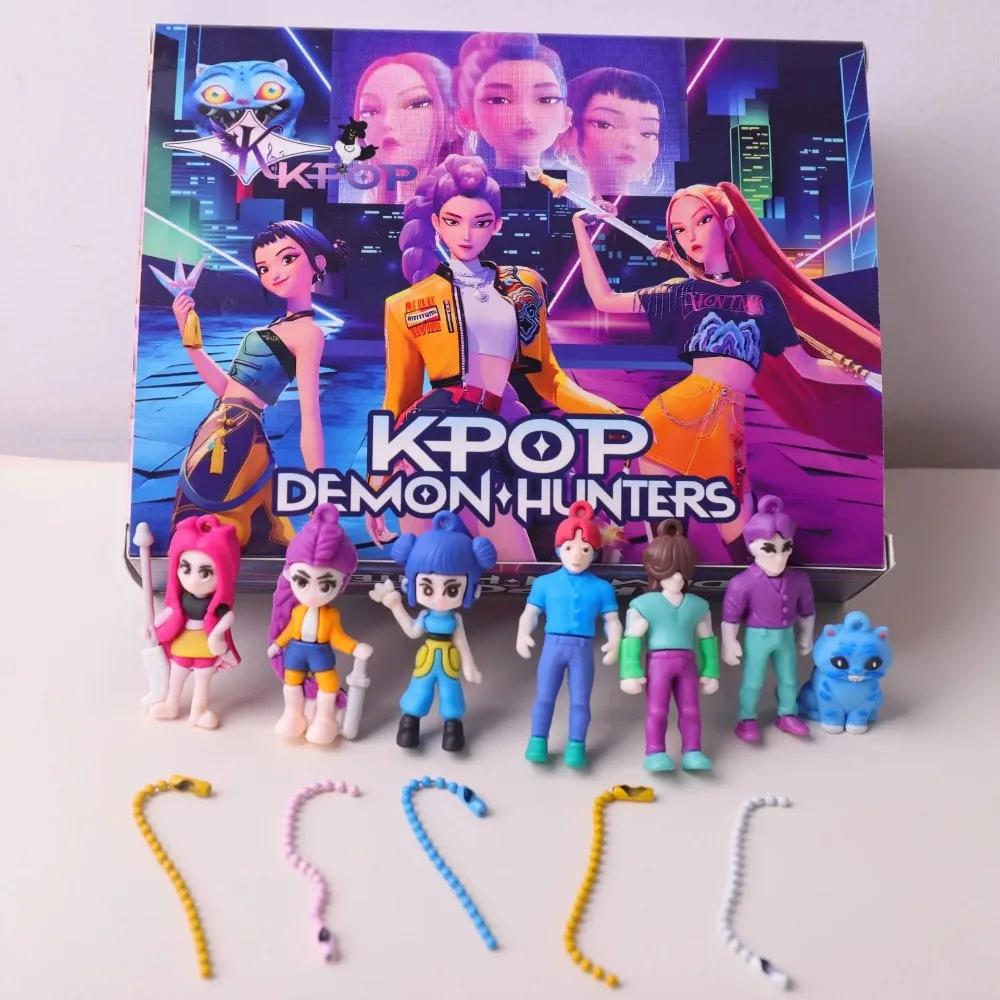 

​ 12 шт. KPOP Demon Hunters слепая коробка, Poke Poke Lucky Game для детей, коллекционные фигурки аниме из ПВХ для подарков на вечеринку ​