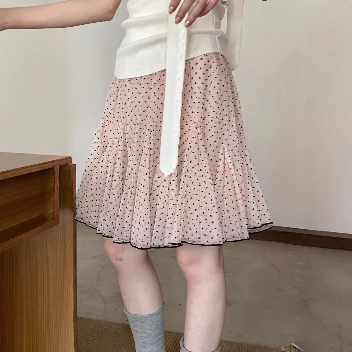 

2026 Korean Style Polka Dot Skirt Women Elegant Ruffle Hem High Waist A-Line Midi Skirt Casual Versatile Chic Fairy Long Skirt