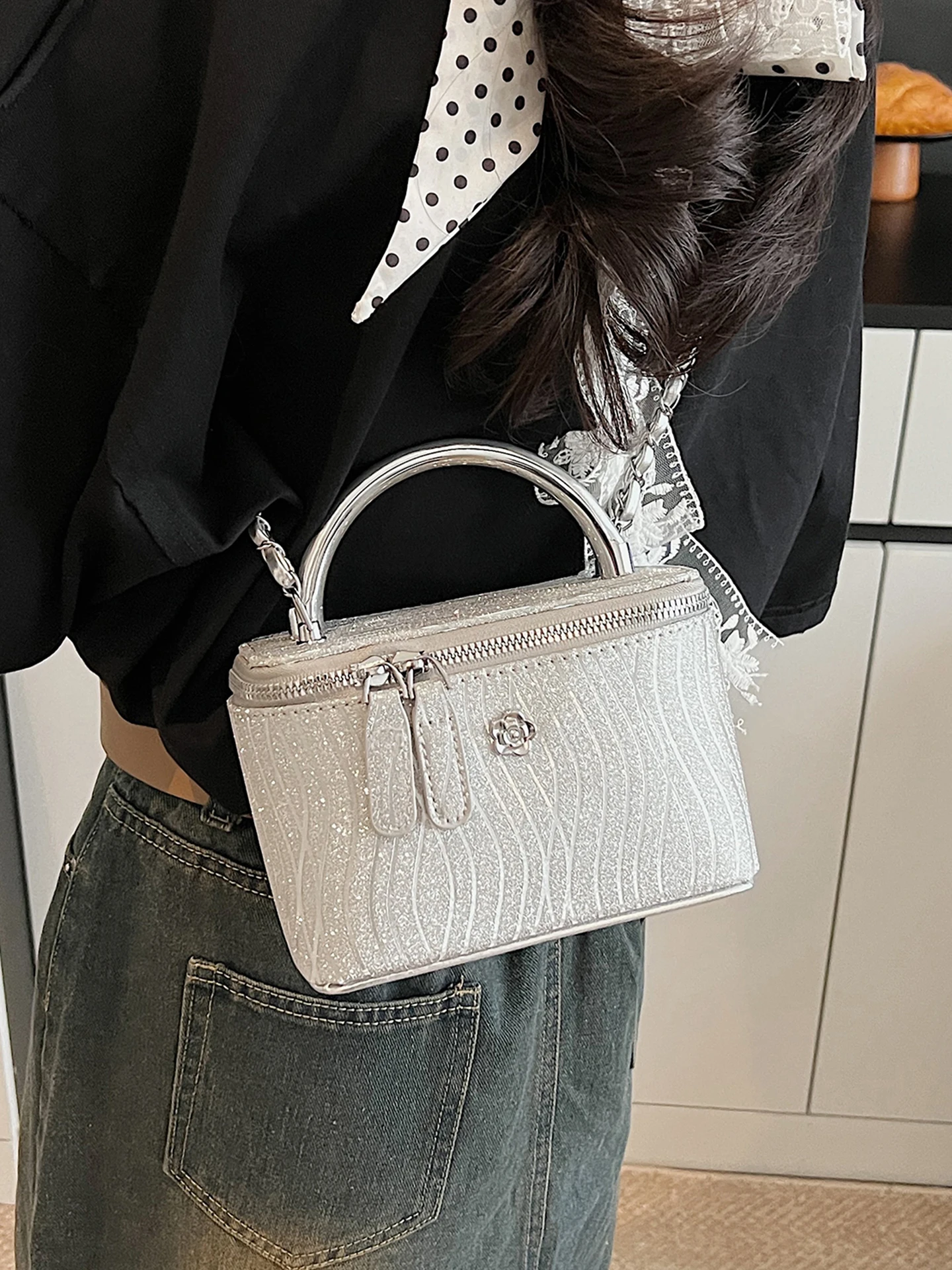 Faionable حقيبة يد فضية المرأة oulder Crossbody Buet حقيبة سلسلة جديدة 2025 لينة بولي Leather جلد عادية ex حقيبة
