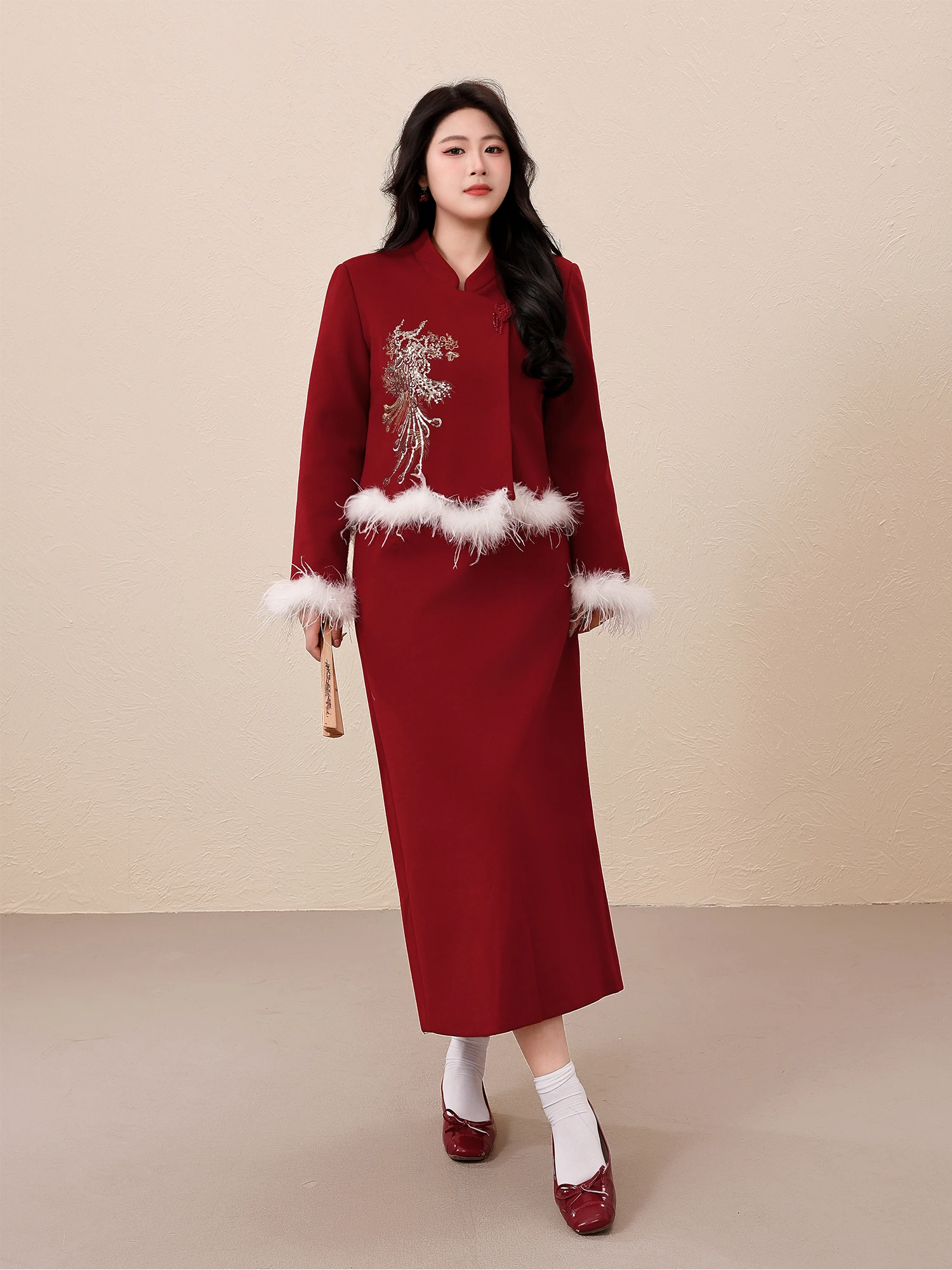 

Красный женский модный комплект больших размеров с вышивкой, утягивающий прямой крой, длинный све, зимняя рабочая одежда, костюм из двух предметов от Guan Yu