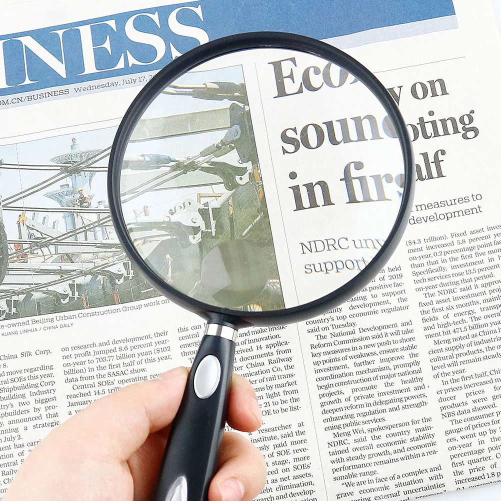 

1Pcs Large Lens Handheld Magnifier Lightweight Portable Reading Tool For Elderly