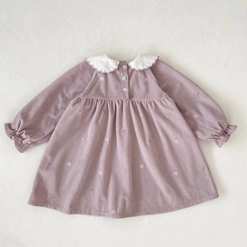2026 Baby-Mädchen Cordkleid Süße Stickerei Schleife Peter-Pan-Kragen Langarm Prinzessinnenkleid Frühling Winter Lässiges Partykleid – Detail 3