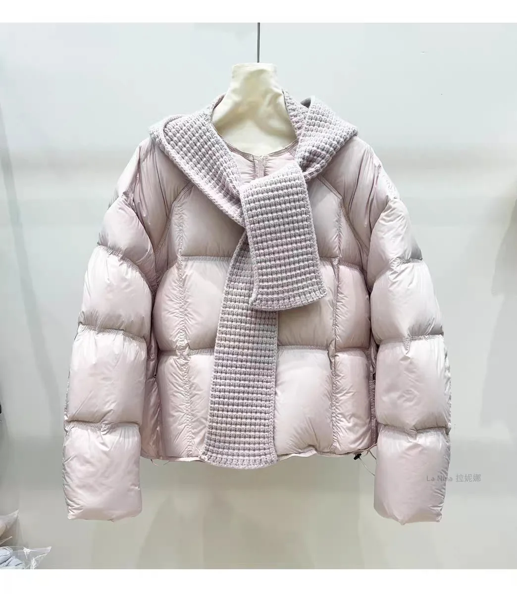 2026 سترة منتفخة 90 سترة بيضاء أسفل محبوك قبعة وشاح شال طوق أسفل سترة جولة الرقبة سميكة الخريف والشتاء سترة