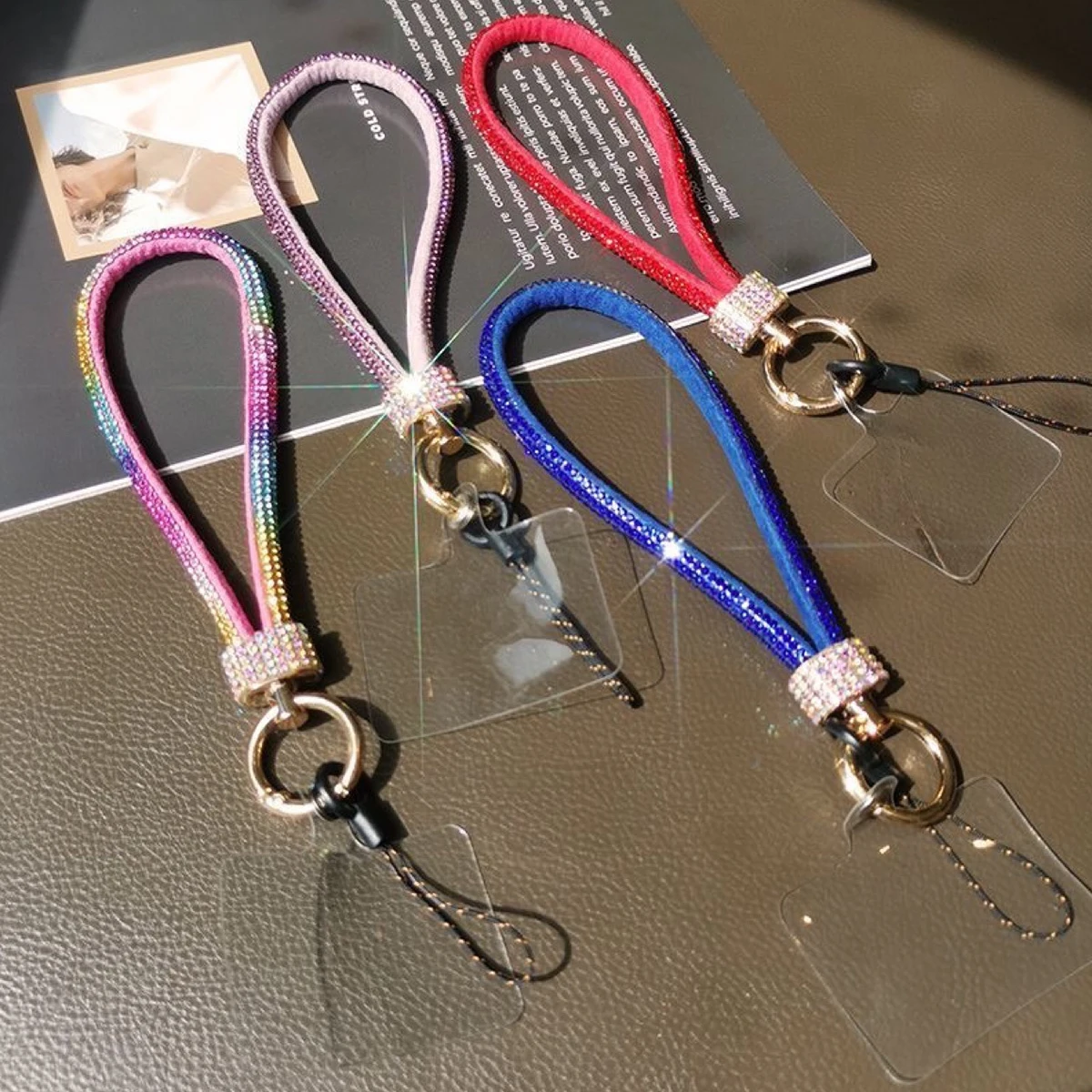 For Cell phone lanyard pendant phone strap Keychain on the phone Wrist chain luxury rhinestone pendant chain diamond bracelet - náhled 6
