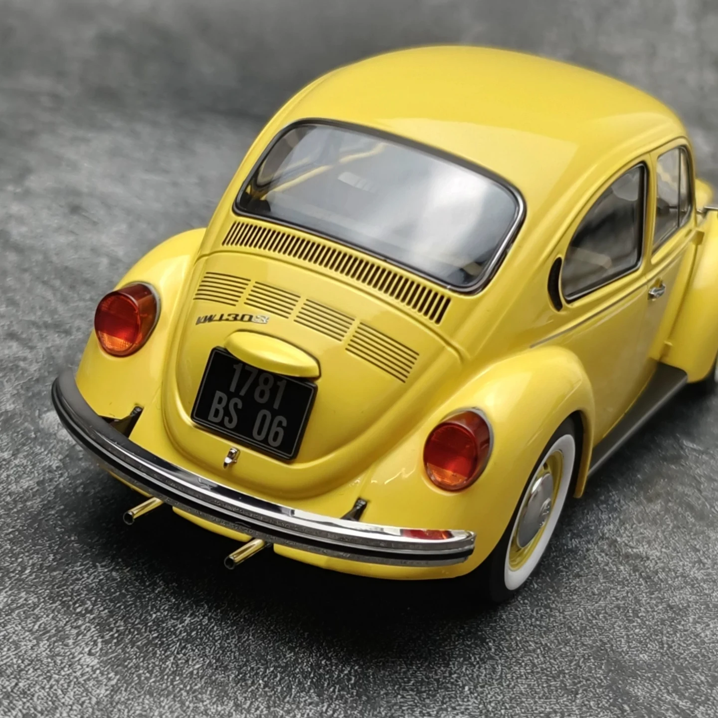 Norev 1:18 Scale Cars Volkswagen Beetle 1303 Alloy Die Cast Model Cars Metal Miniature Car Real Car Children's Toys Collection view 5