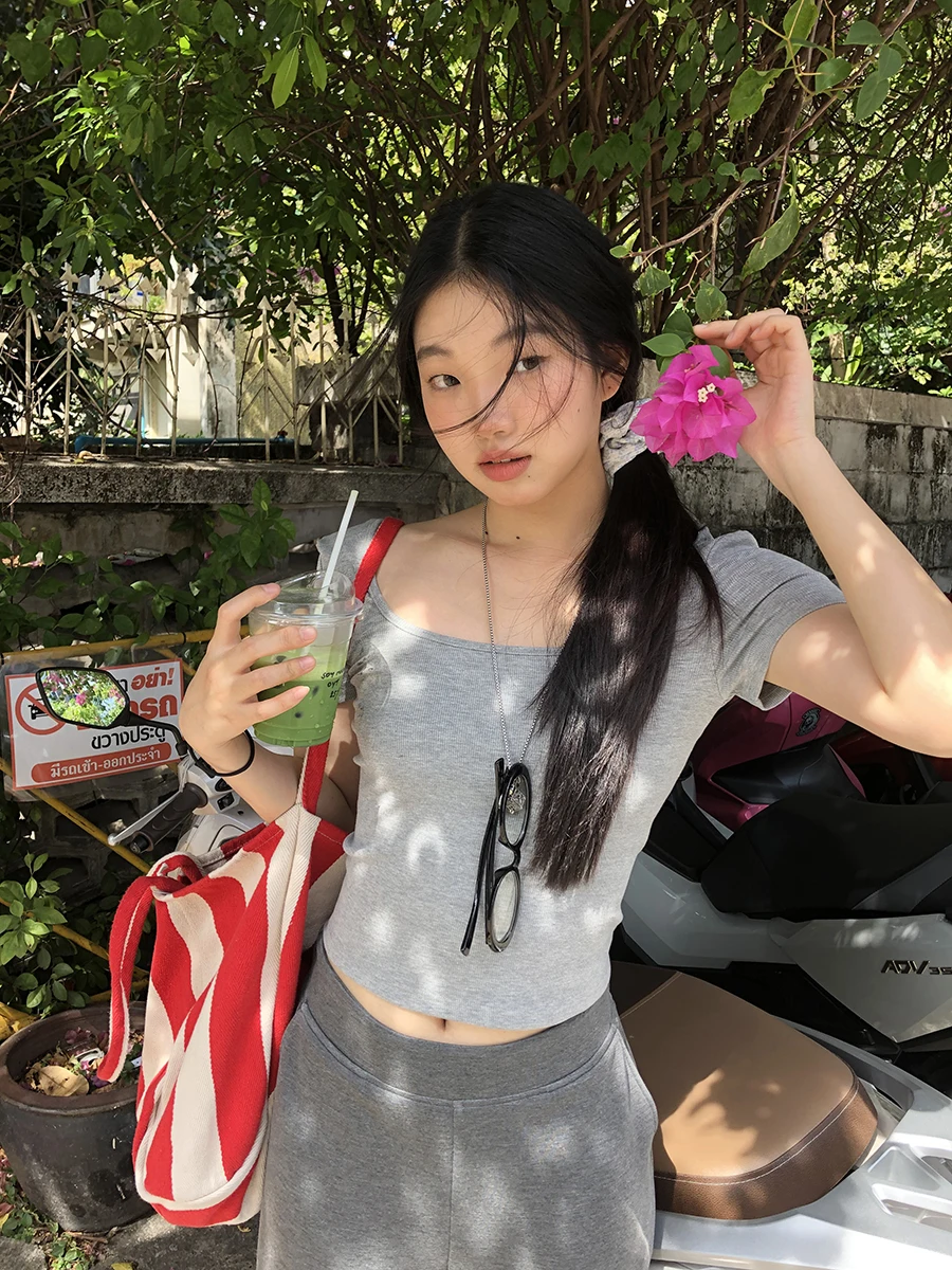 

Красная футболка Celebri ort Sve, женская летняя футболка 2023, новинка Sle, облегающий белый топ с воротником в американском стиле, уникальный топ