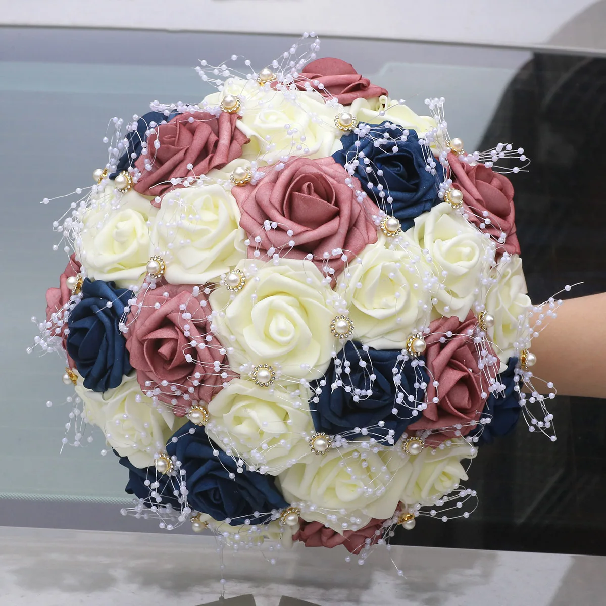 Ramo de Novia de Flores de Espuma YeeNanee con Cuerda de Perlas para Novia y Damas de Honor, Ramos Redondos de Boda Hechos a Mano en Rosa Polvo Marino