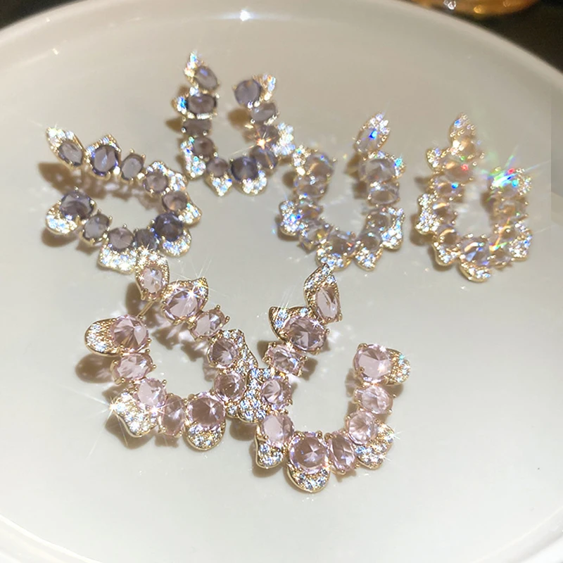 YIXIN's new micro-encrusted zircon U-shaped earrings, personalized niche irregular earrings, fashionable and versatile, high-end