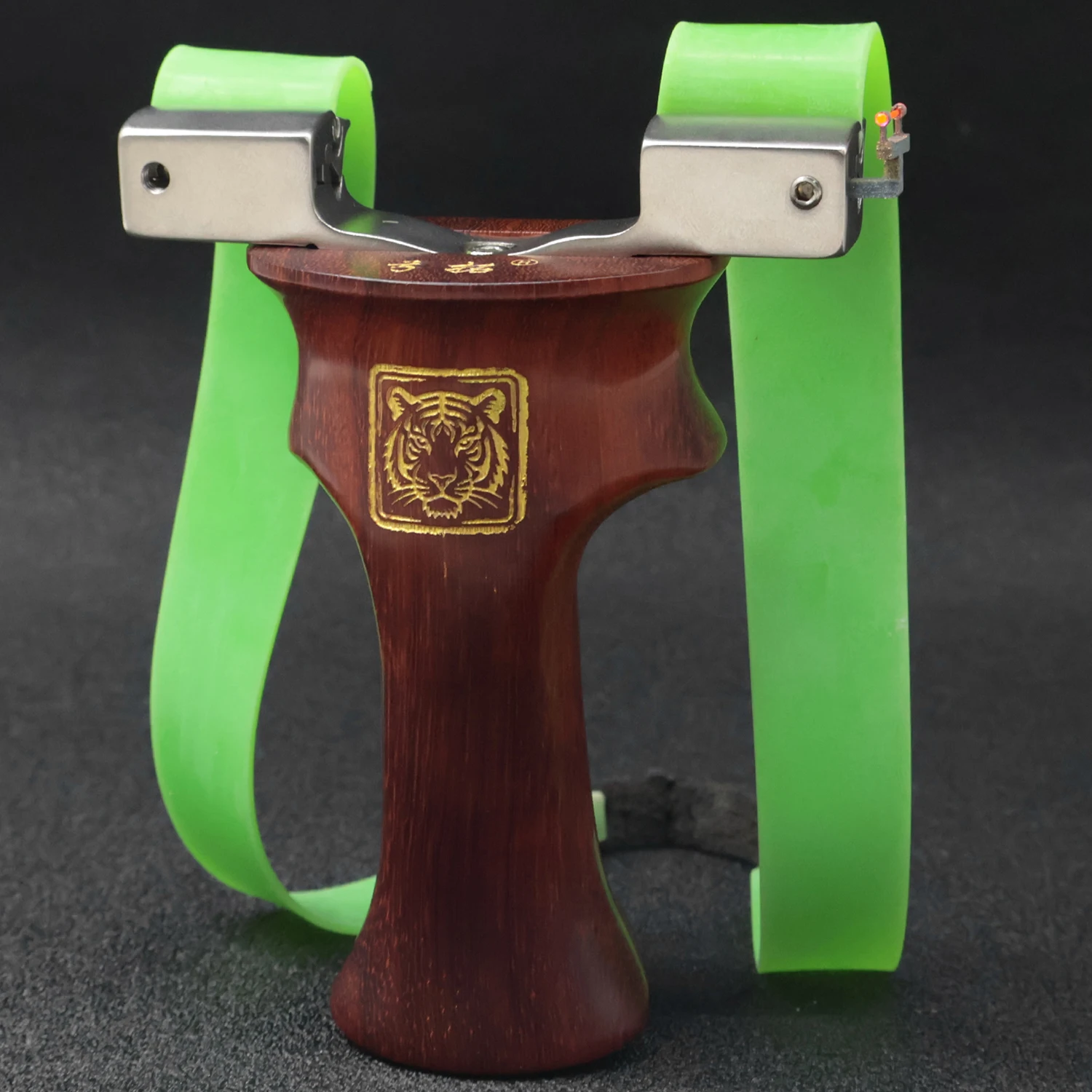 

Titanium Alloy Teeth Fixed Hunting Slingshot Comfortable Wooden Grip Outdoor Rubber Band Launcher Stainless Steel Slingshot Head