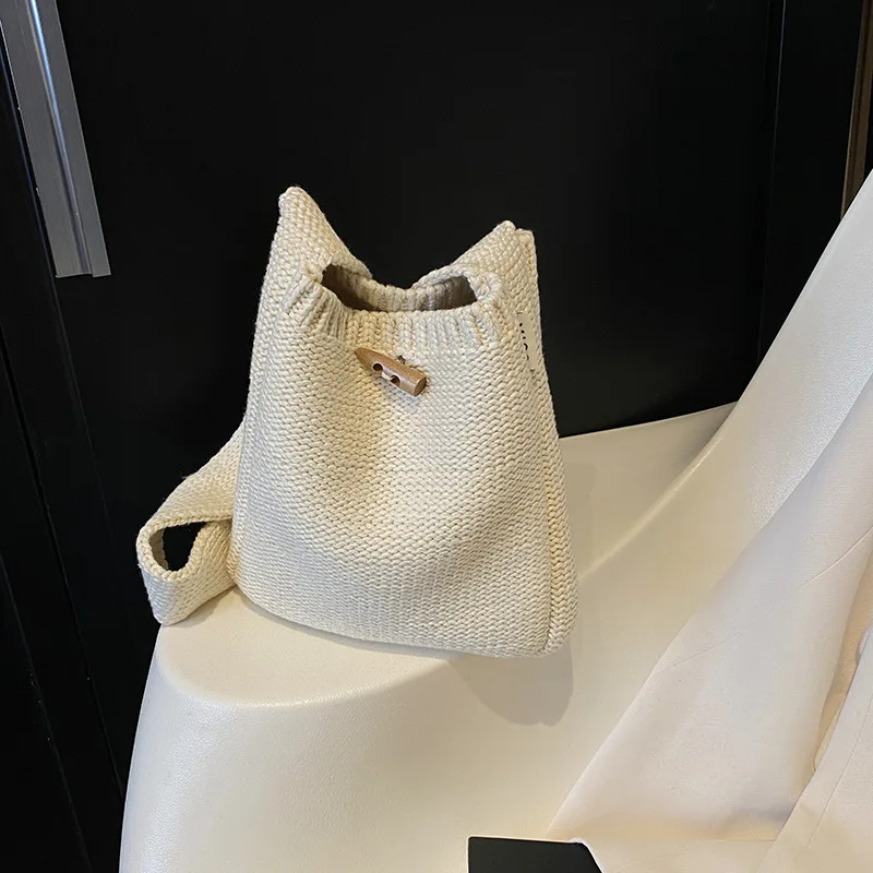 

Простая повседневная вязаная сумка через плечо для женщин, модная однотонная декоративная сумка на одно плечо с роговой пуговицей, осенняя шикарная сумка-мессенджер