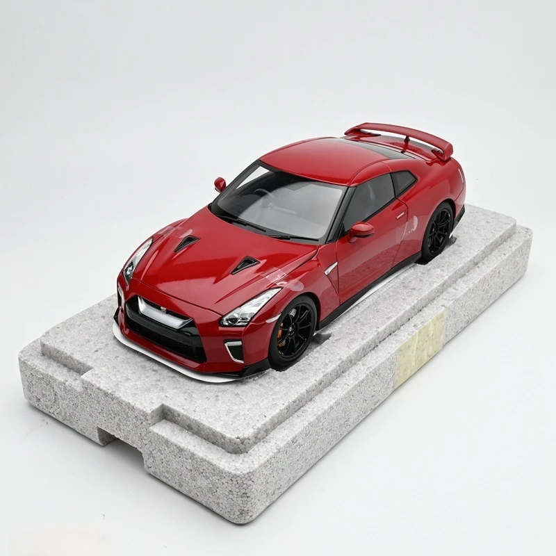 MotorHelix 1:18 Nissan GT-R R35 Track Edition Liga Modelo de brinquedo de abertura completa com motor detalhado Coleção de carros de corrida fundidos