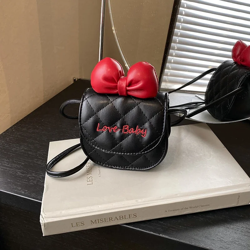 

Elegant Luxury Tote Handbag For Women Minimalist Vintage With Letter Logo And Solid Color Business Casual