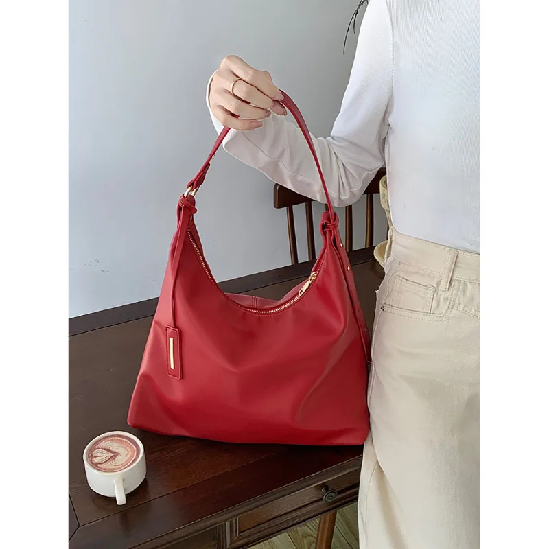 Red Vintage Large Capacity Underarm Bag Women High-Grade Sense Simple All-Match Chinese Shoulder Bag Winter New Texture Handbag