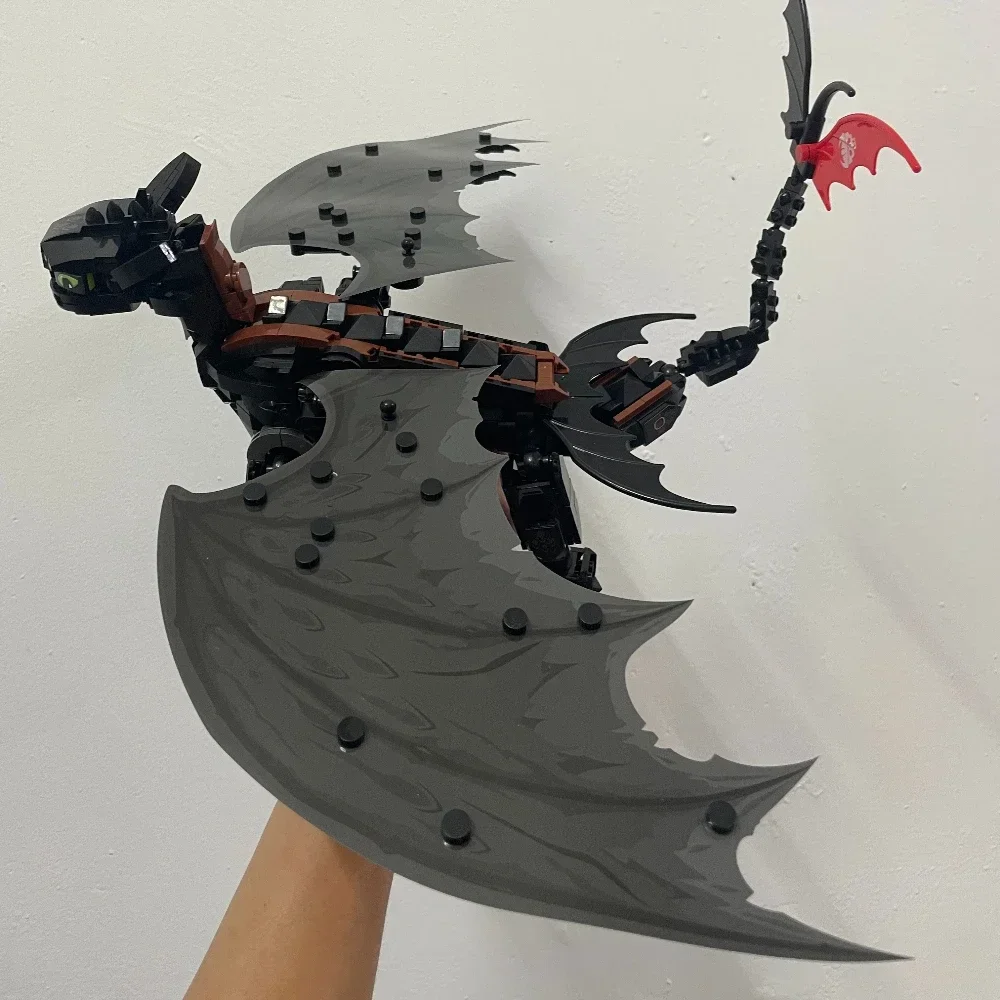 

1026PCS Flying Dragon Building Set Kit with Articulated Wings Action Figures Halloween Toys Gifts Decorations Boys birthdaygift