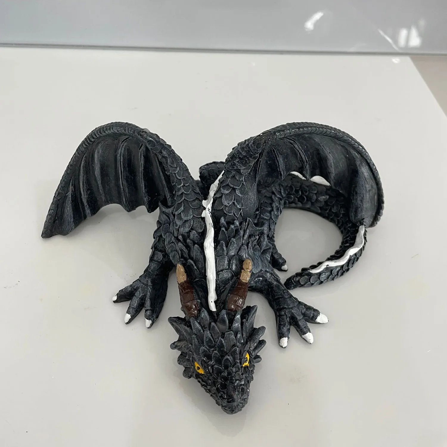 ハロウィンドラゴン形状彫刻樹脂ゴシック庭の彫像ドラゴンデスクトップ装飾品黒工芸品パティオガーデン家の装飾