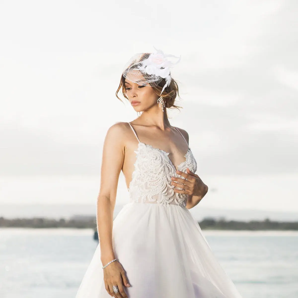 

Bridal Floral Mesh Short Veil Covered Face Tulle Headpiece for Wedding Party Holiday Tea Gathering Daily Fashion Wear