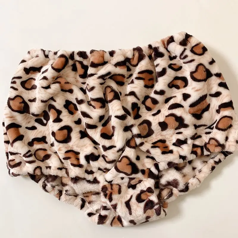 رجل منتفخ دافئ سميكة لينة ملخصات سريعة الجافة المياه تمتص خفيفة الوزن عرض حي الرقص بناطيل مثيرة اللباس الداخلي Breifs الطرف