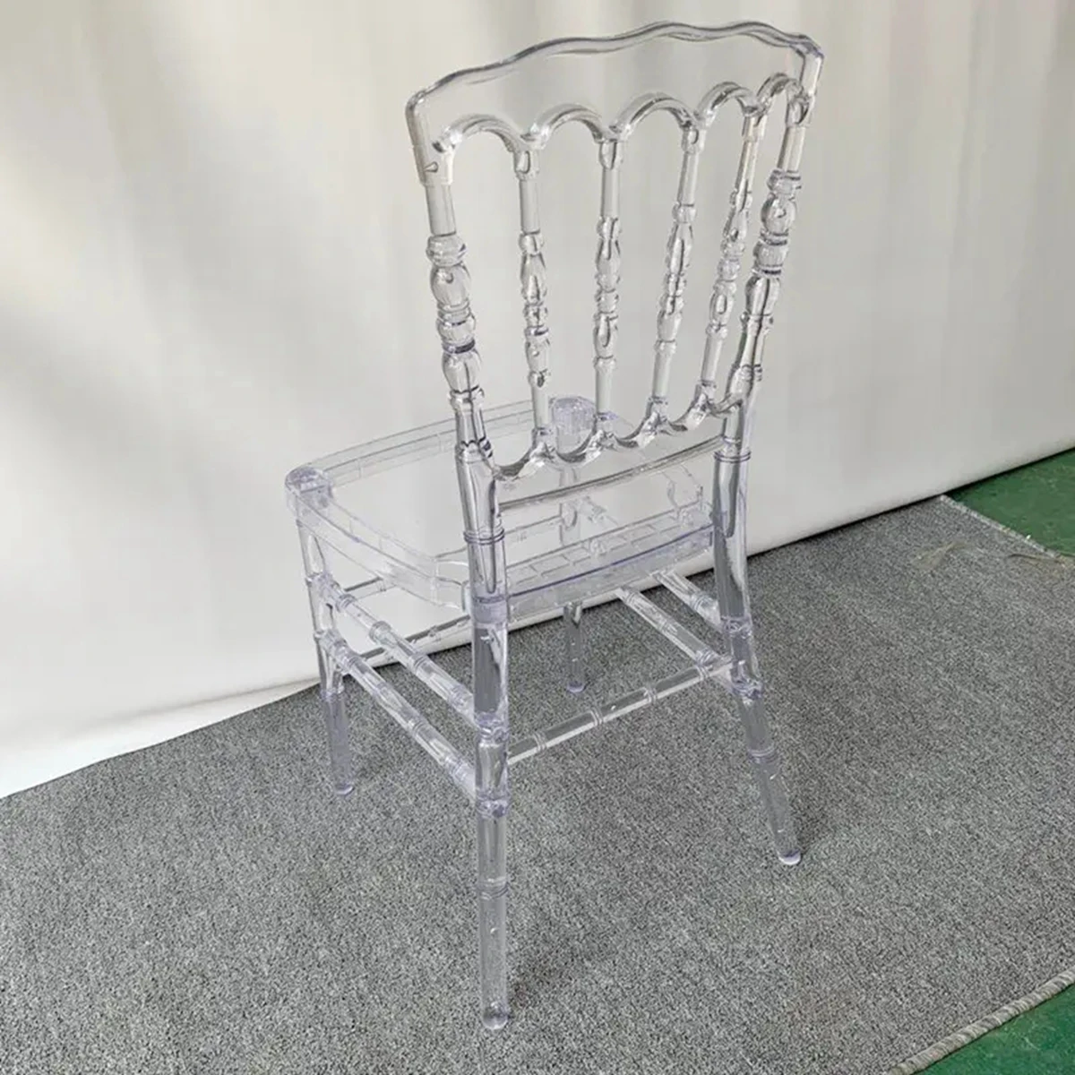 24pcs)Acrylic Transparent Crown Chiavari Crystal Dining Chairs for Wedding