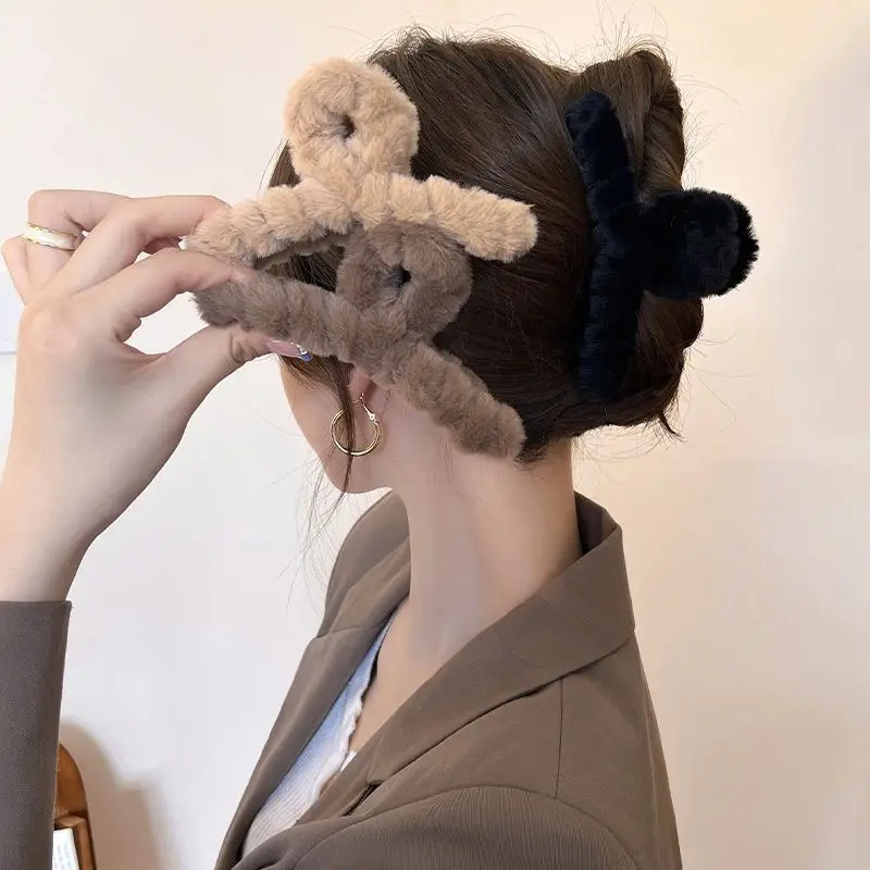 5Pcs Plush claw hair clip large winter hair clip milk coffee color back head sand shark hair clip quantity hair clip HA2711