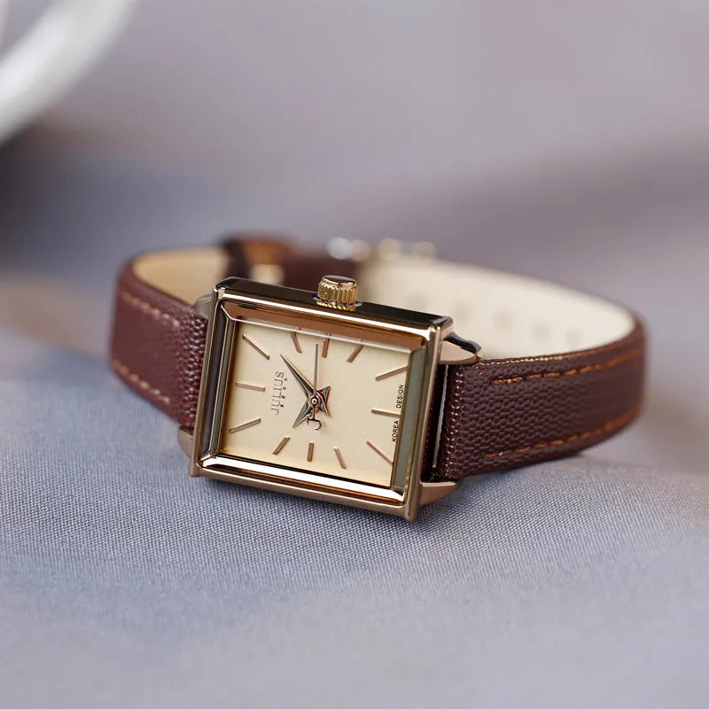 

Korean style small square watch, trendy and simpleretro leather strap, petite women's watch, women's gift, trendy women's watch.