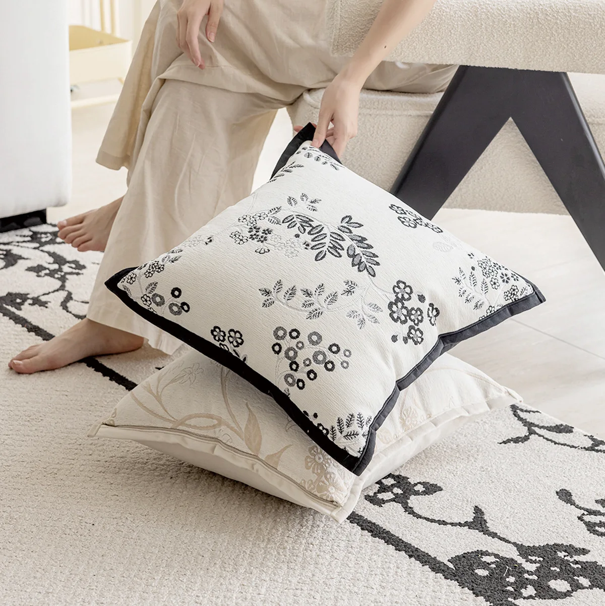 

French Chenille Jacquard Cushion Cover Simplicity Light Luxury Pillow Covers Decorative Countryside Plant Jacquard Pillowcase