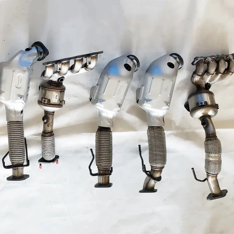 كفاءة المحرك الاحترافية للسيارة المعدنية ثلاثية الاتجاهات تناسب المباشر المحول الحفاز لـ Fo-rd Focus 1.0/Eco-Sport 1.0T