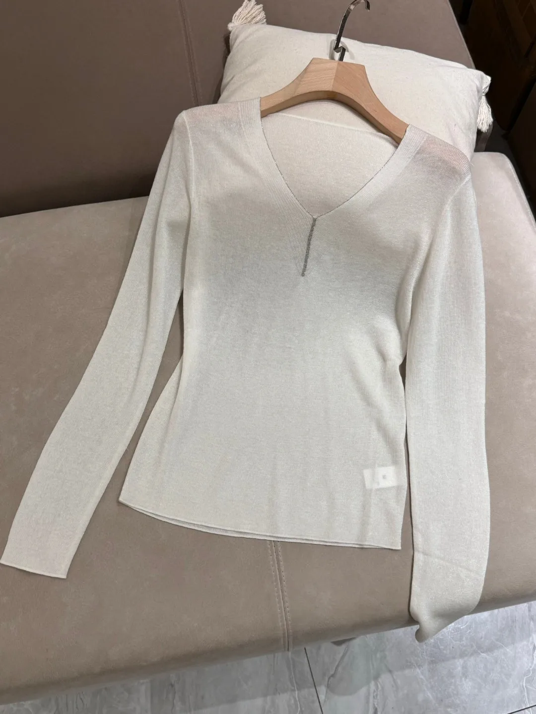 Early-autumn ultra-fine soft wool knitted base sweater