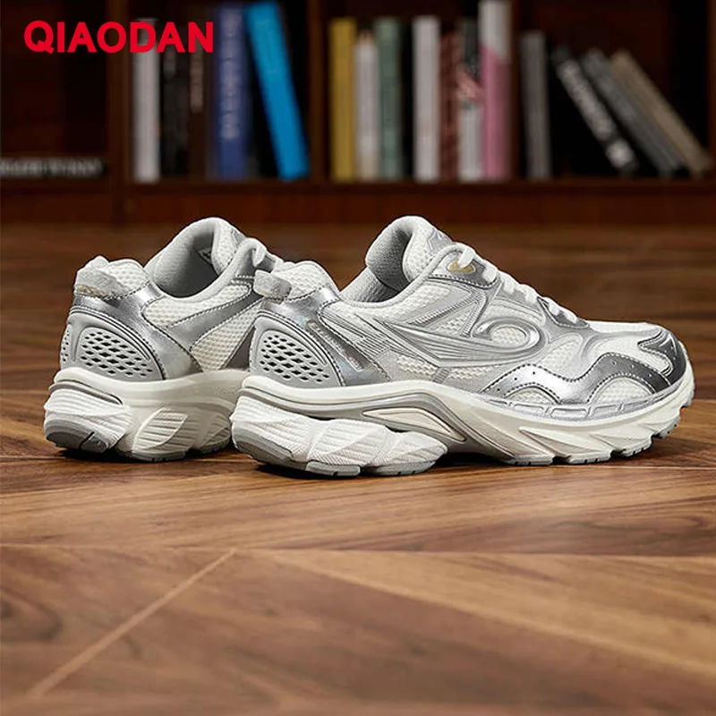QIAODAN Running Shoes Men Casual 2025 New Autumn Non Slip Breathable Sport Shoes Footwear Comfortable Sneakers QXL043253401