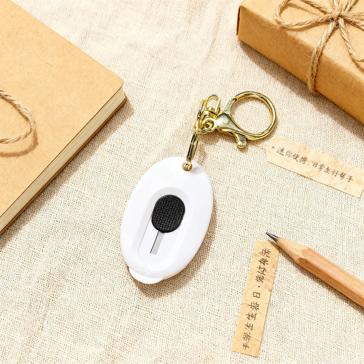 سكين صغير مع سلسلة مفاتيح - قاطع أمان قابل للسحب تلقائيًا بـ 4 ألوان للفتح اليومي وصياغة-فولاذ كربوني حاد #4